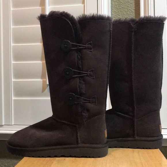 UGG Shoes - UGG Bailey Button Triplet II Boots - Chocolate